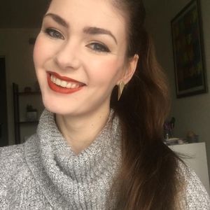 Meet your Posher, Avery